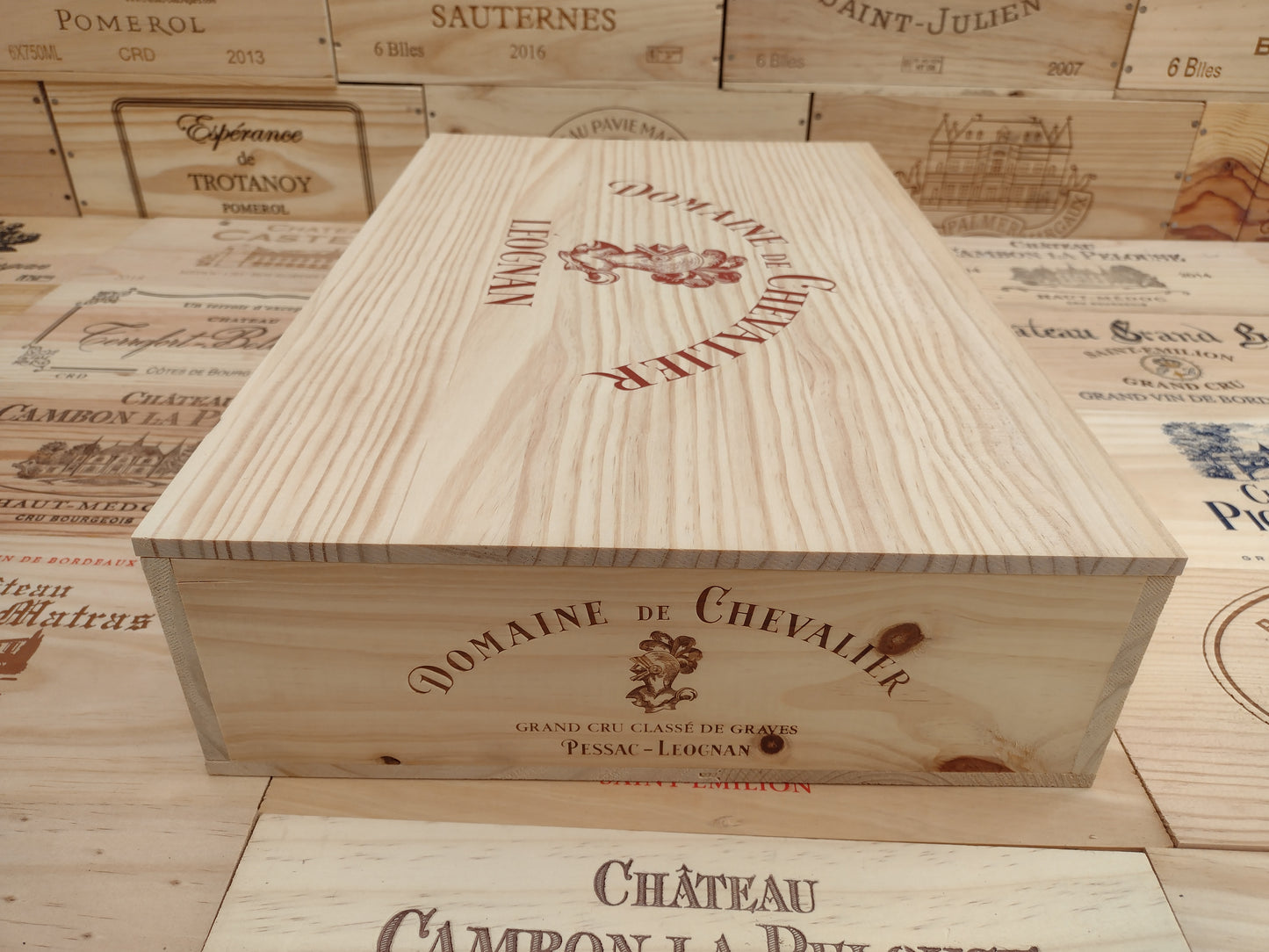 Domaine De Chevalier, Lidded 6 bottle box