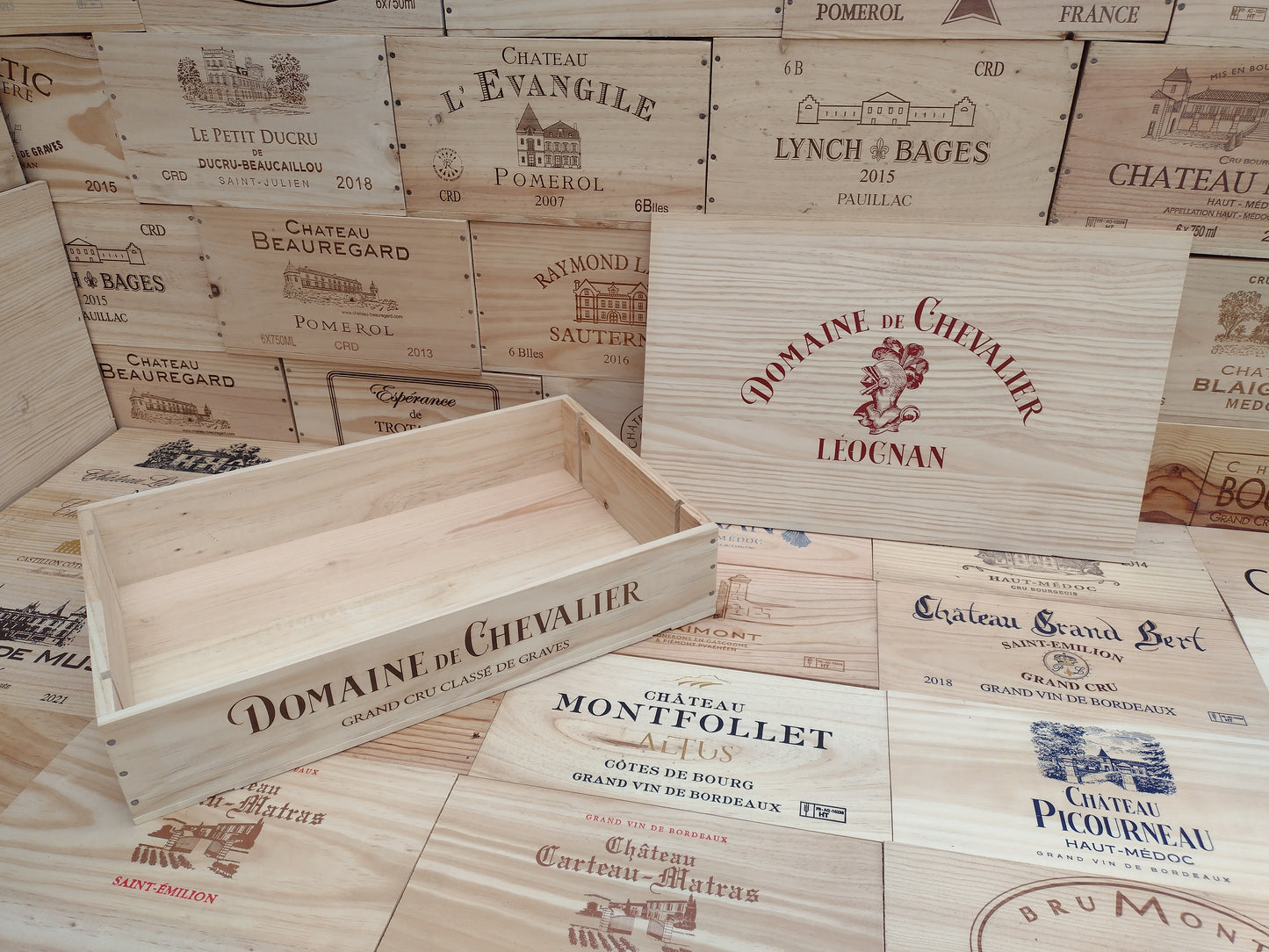 Domaine De Chevalier, Lidded 6 bottle box