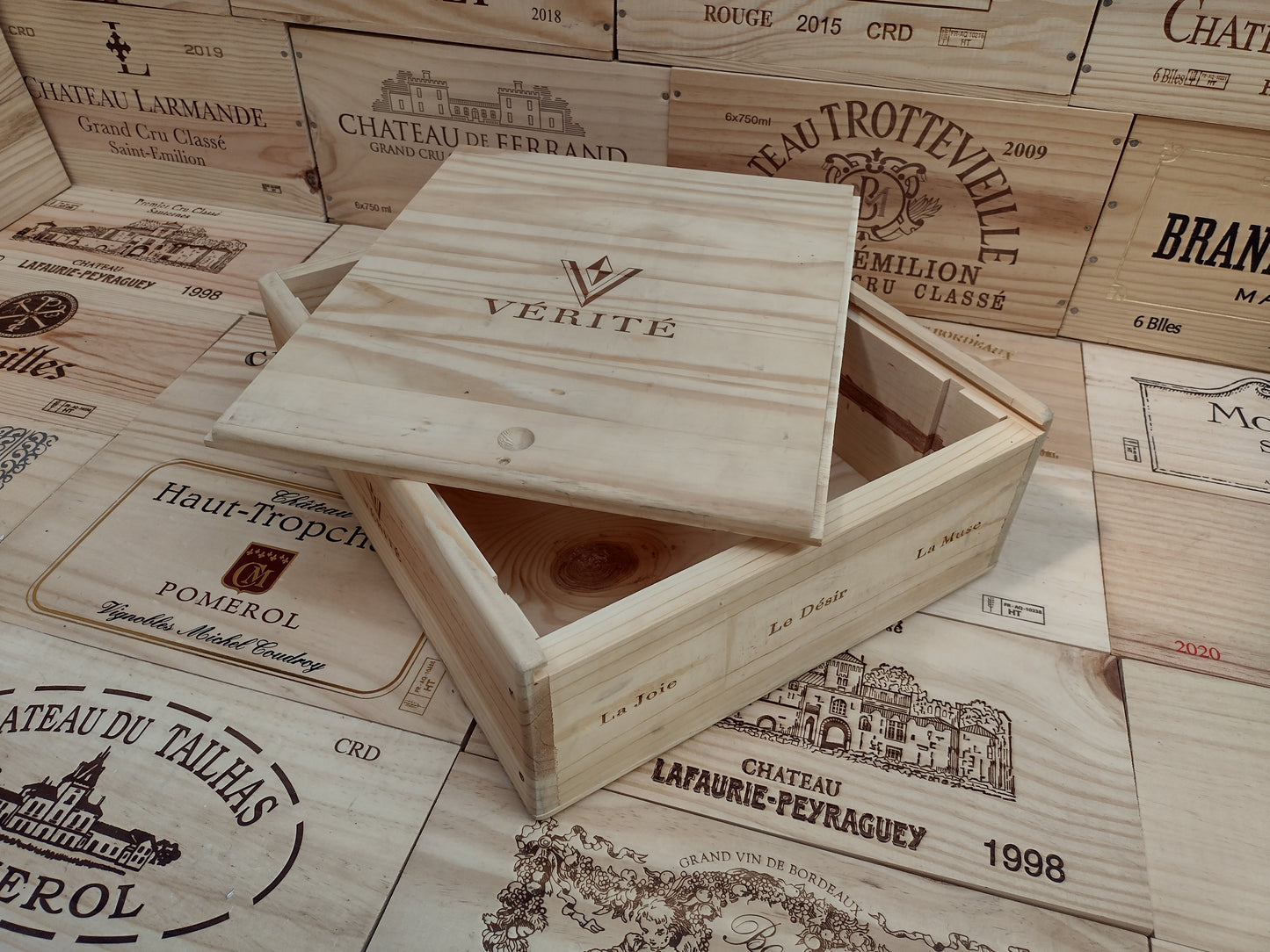 Vérité Winery 3 Bottle Box