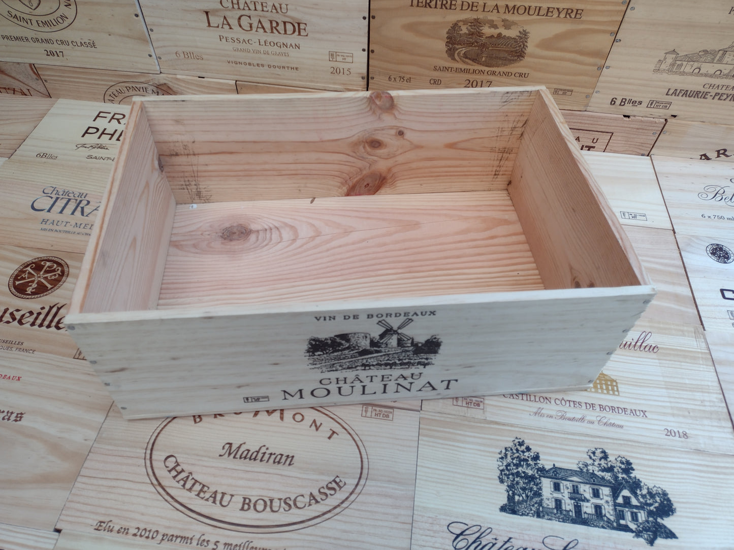 12 Bottle Boxes - Branded long edge